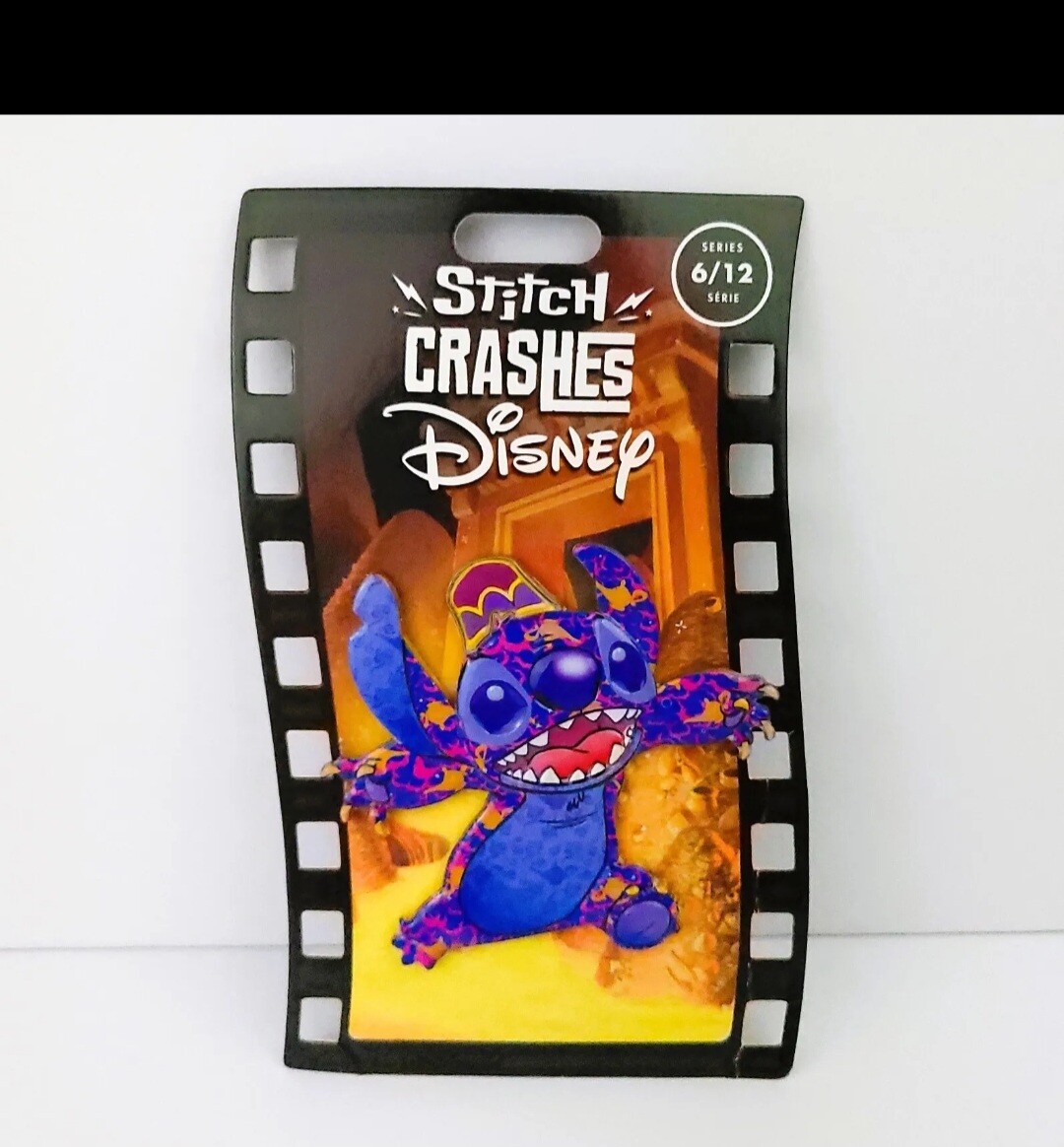 レア！Stitch CrashesDisney☆ピンバッジ全12種&ホルダー1冊 レア！Stitch CrashesDisney☆ピンバッジ全12種&ホルダー1冊
