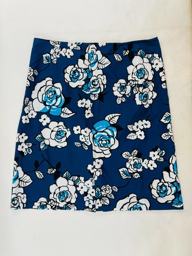 Bass Skirt Women's Size 10 Navy Blue White Floral Side Zip Straight & Pencil Cut - Picture 2 of 6