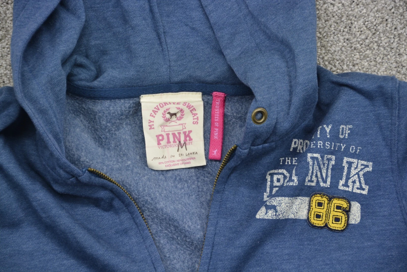 UNDERCOVER Felpa con cappuccio rosa di Victoria's Secret tasche con cerniera taglia media blu