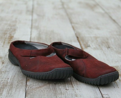 burgundy clarks shoes