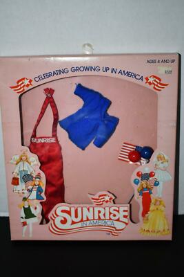 Gatabox Sunrise in America Celebrating Growing Up In American #3214-7 NEW