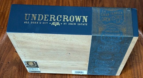 Caja de cigarros de madera Undercrown All Dekk’d Out Drew Estate 10 5x43 Corono Viva *Vacía* - Imagen 5 de 17