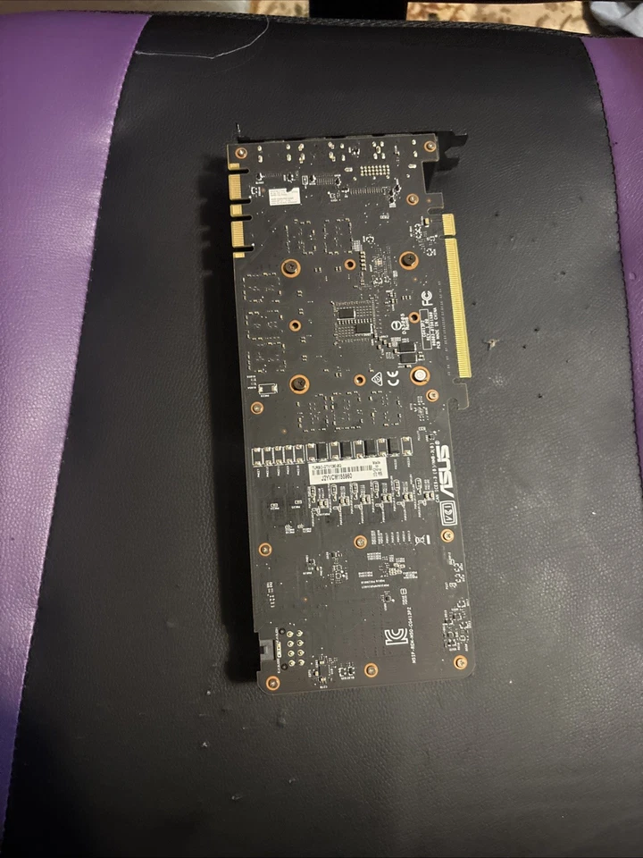 Tarjeta de gráficos ASUS NVIDIA GeForce GTX1080 8 GB DDR5X - (TURBO-GTX1080-8G) Foto 2 de 3