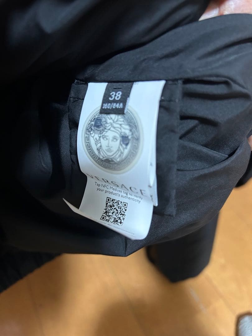 USED VERSACE HOODED DOWN JACKET IN BLACK AND RED ACCEPTABLE thumbnail 5