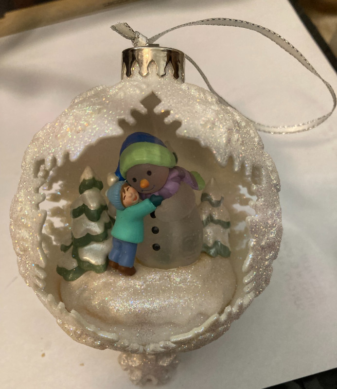 2005 Hallmark Snow Day Ornament