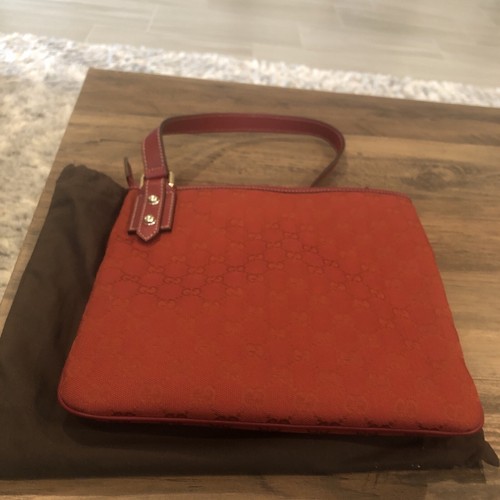 Borsa a tracolla Gucci in tela rossa - Foto 10 di 11