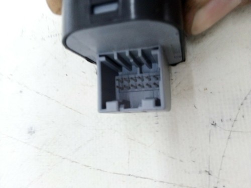 INTERRUTTORE PULSANTE REGOLAZIONE SPECCHIETTI FIAT 500L - Imagen 3 de 4