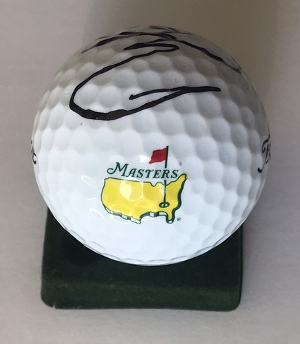 Francesco Molinari signed Masters golf ball titleist 2022 pga - Picture 5 of 12
