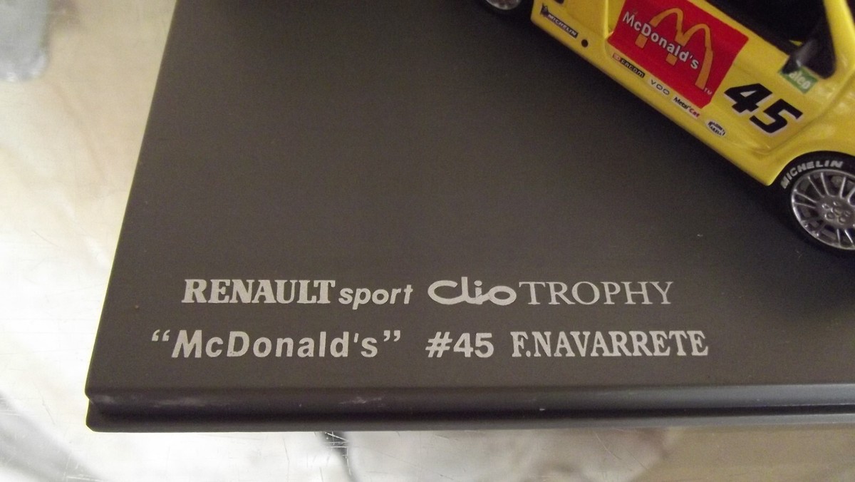 Renault Clio Cup Elf N°2 - Universal Hobbies 1/43 - En Boîte