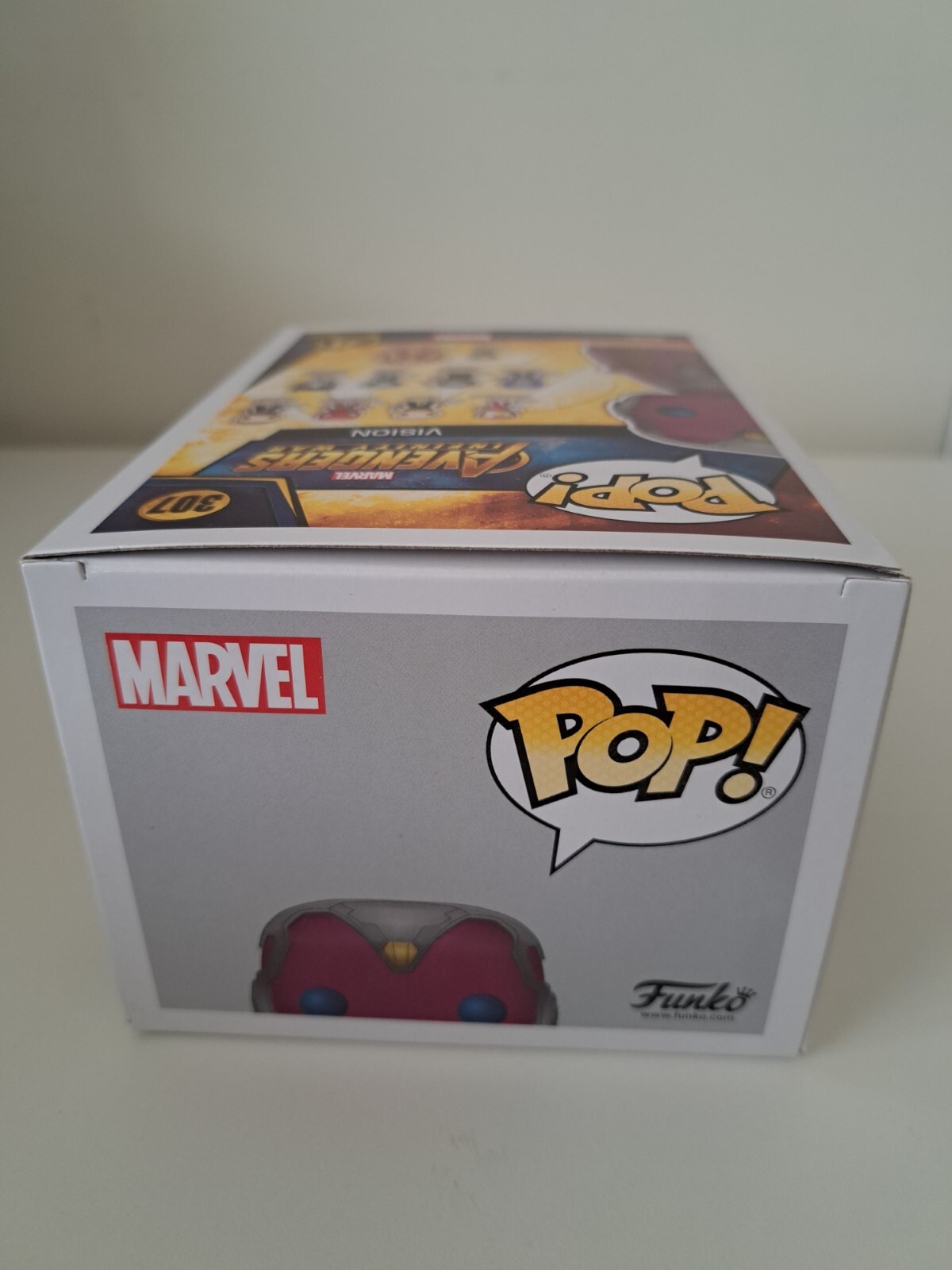 Signed by Paul Bettany Funko Pop! MarvelAvengers Infinity War - Vision #307 Hot Topic Exclusive [Authentification ACOA] - Pops Portal