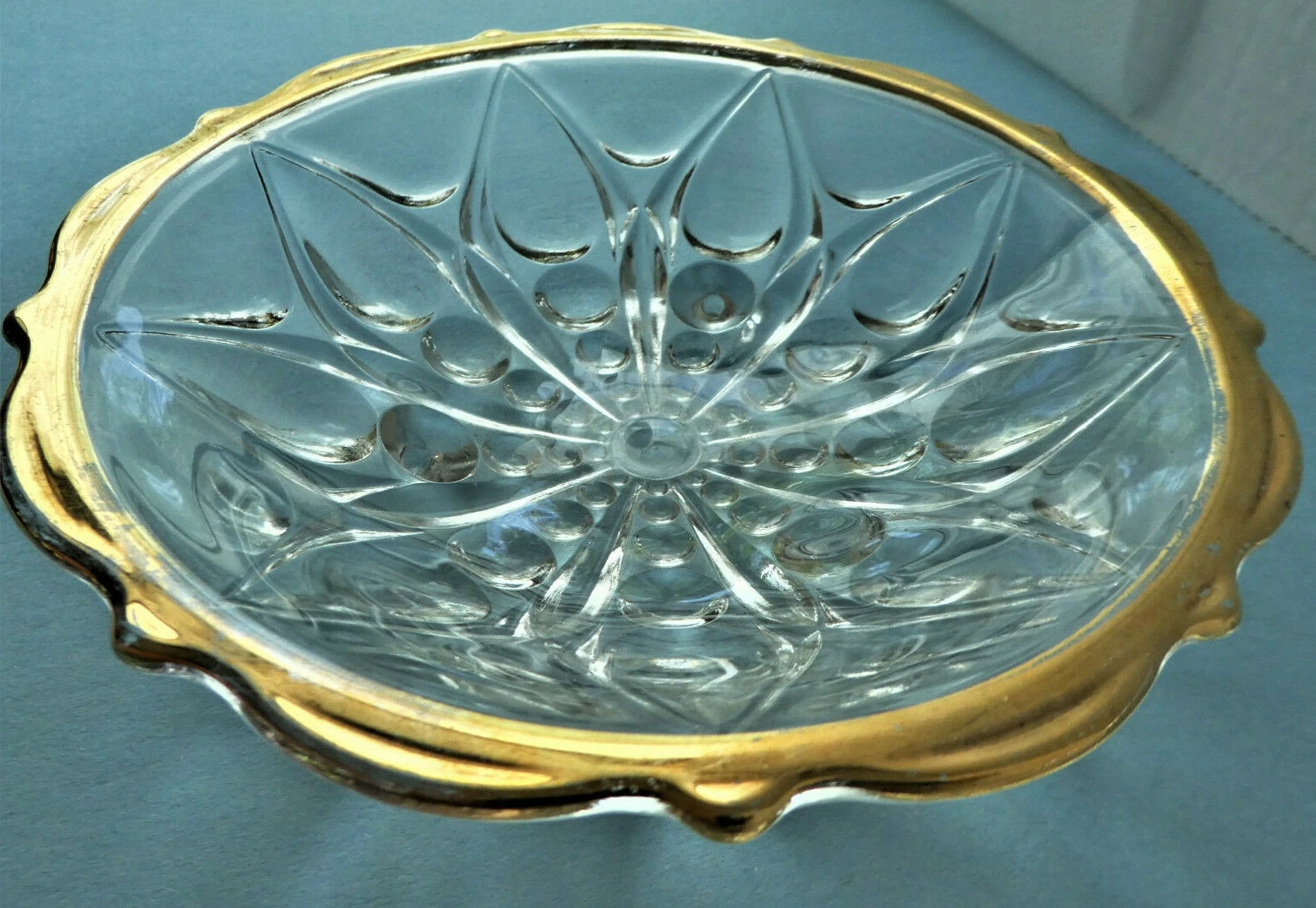 VTG Federal Glass Co. Pressed Cut Petal Pattern Bon Bon Dish Sandwich Plate ✓