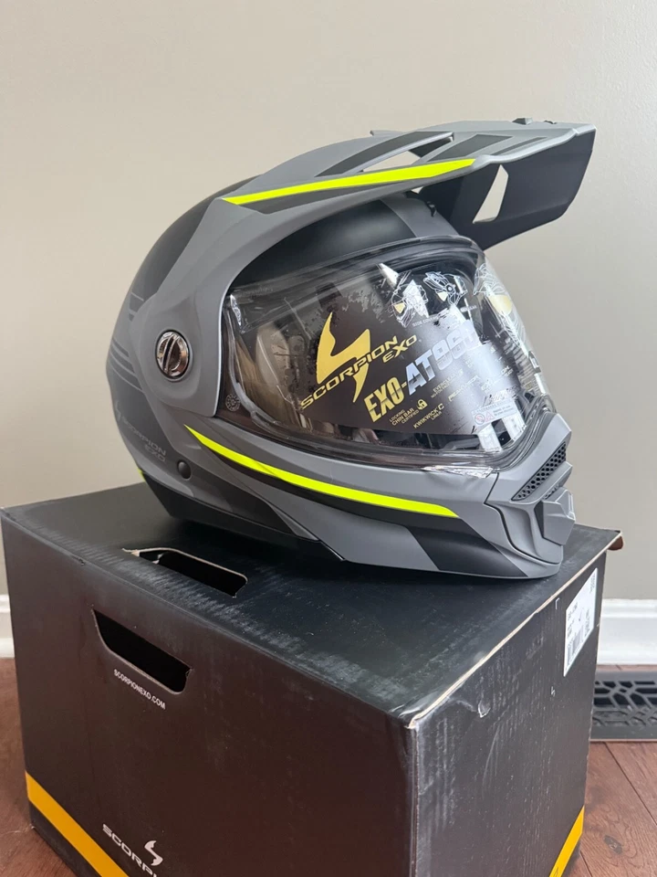New Scorpion AT960 Monk Modular Motorcycle Helmet DOT ECE Gray Hi Viz - Image 2 of 4
