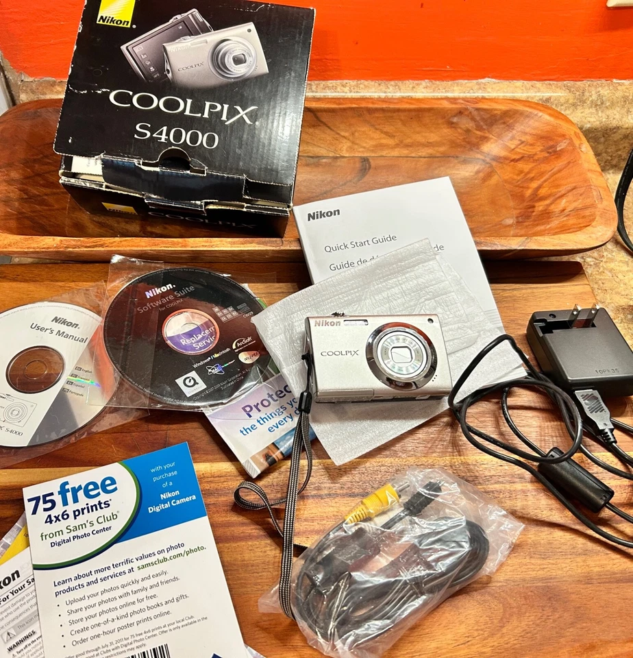 Cámara digital Nikon COOLPIX S4000 12,0 MP f/3,2 de JAPÓN Foto 3 de 4