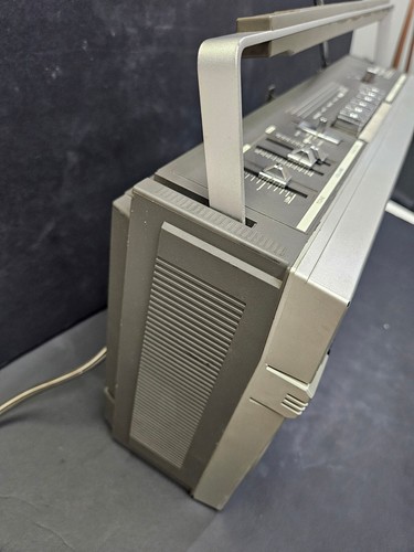 Hitachi Radio Cassette Player TRK-7150HC Boombox Metal Grill Tested & Nice READ - Picture 15 of 24