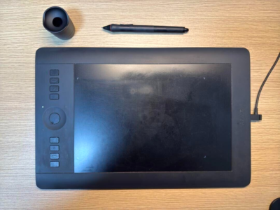 Wacom Intuos Pro Medium PTH-651 Pen & Touch Tablet - Black, Used