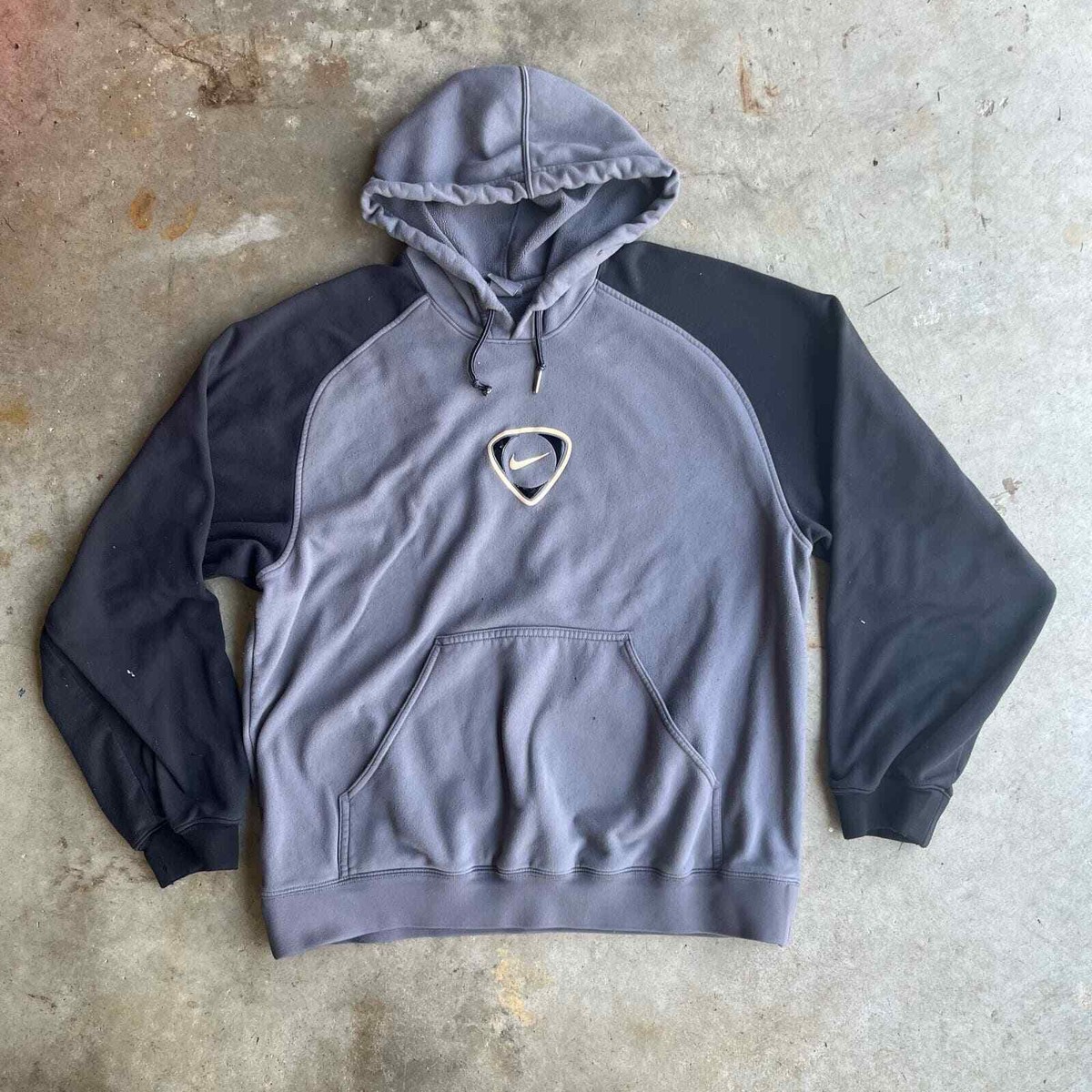 vintage y2k 2000s nike center shield swoosh logo fleece hoodie 