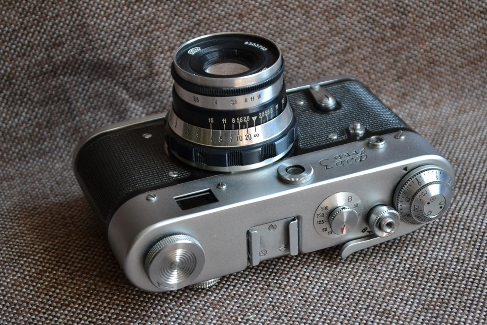 Câmera telêmetro vintage FED 3 USSR lente soviética Industar I-61 2.8/52 - Imagem 4 de 4