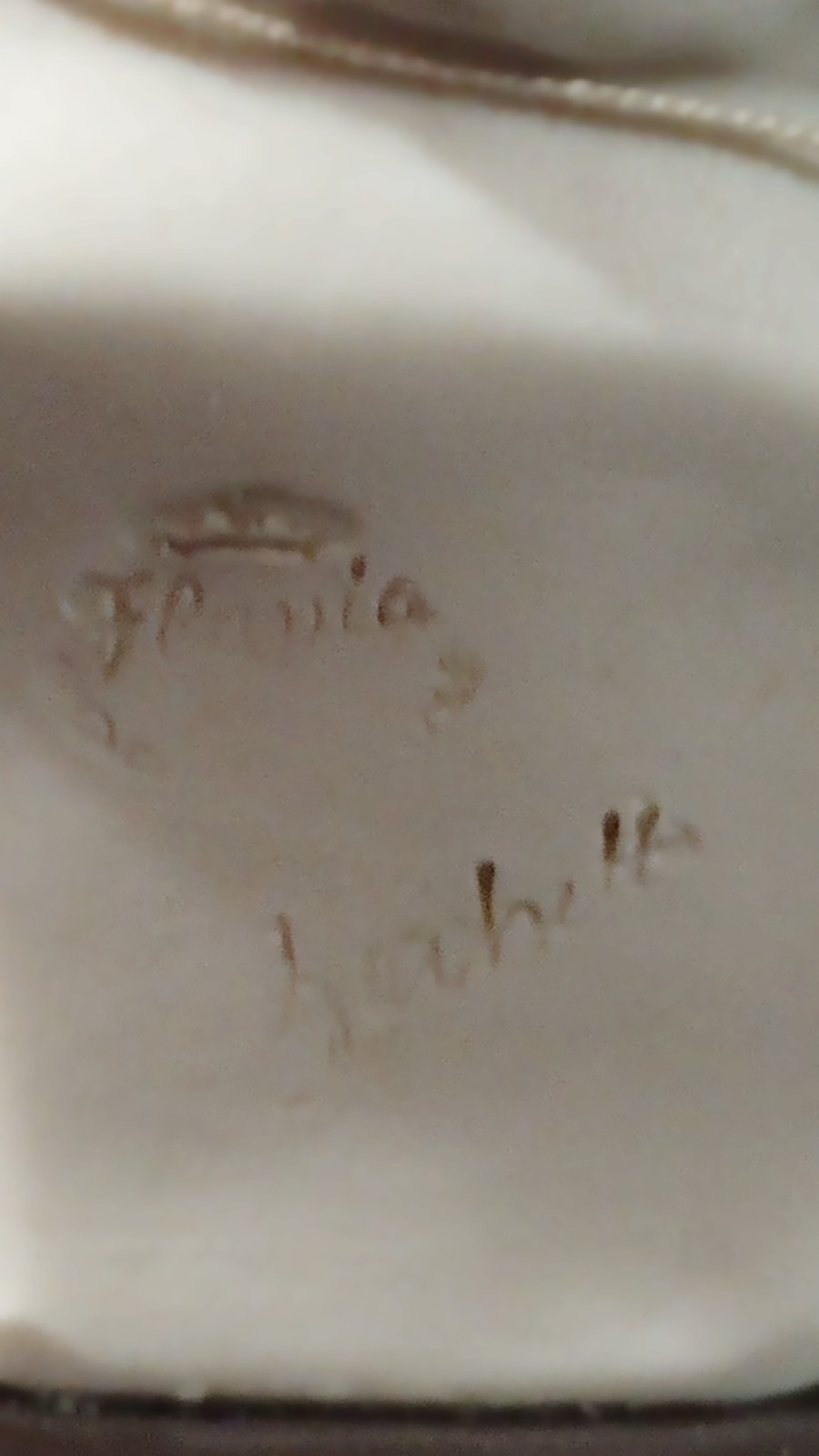 Italian White Porcelain Bust Statue. Little Girl in Hat. Di Barbetta. Casa Stile