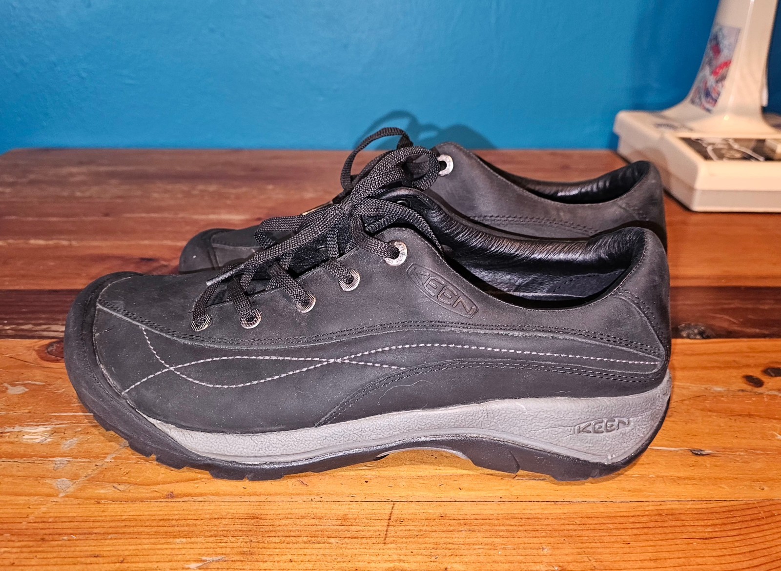 Sneakers donna Keen in pelle nera