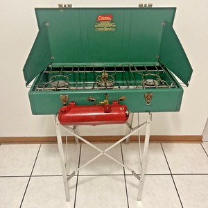 Vintage Coleman 426D 3 Burner Gas Stove Dated 6/76 w/Coleman Stand Not Tested