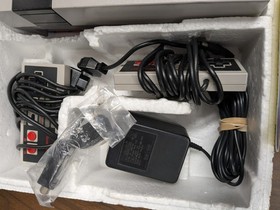 NES Nintendo Console Challenge Set Complete in Box- has rips see pics  w/game