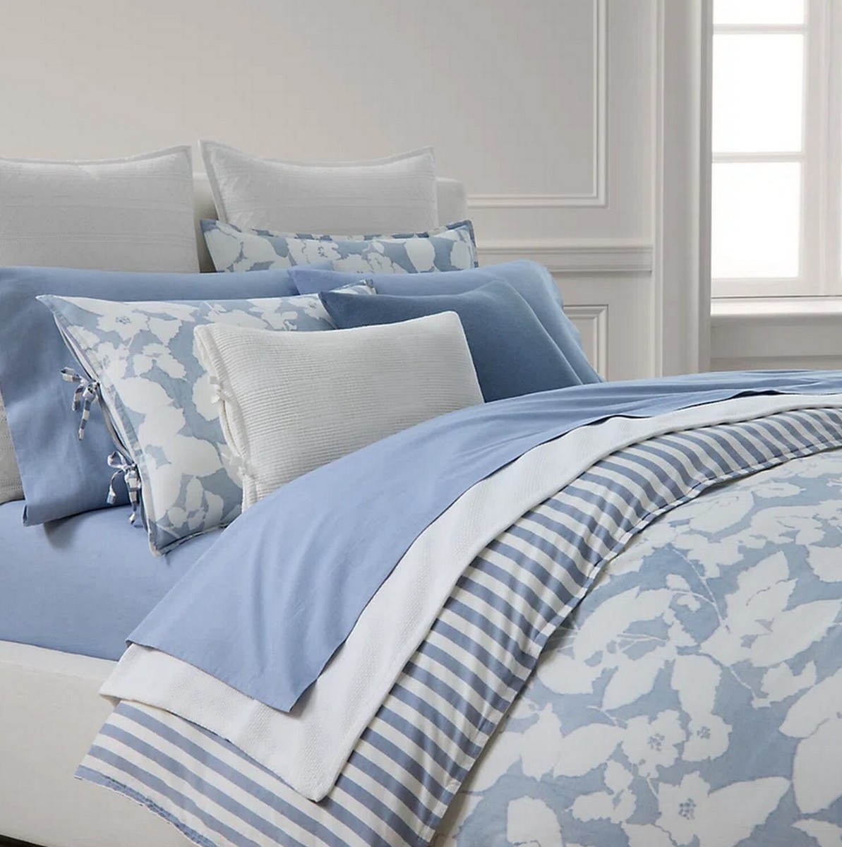 Lauren Ralph Willa Reversible Floral 3-Piece Set King Comforter