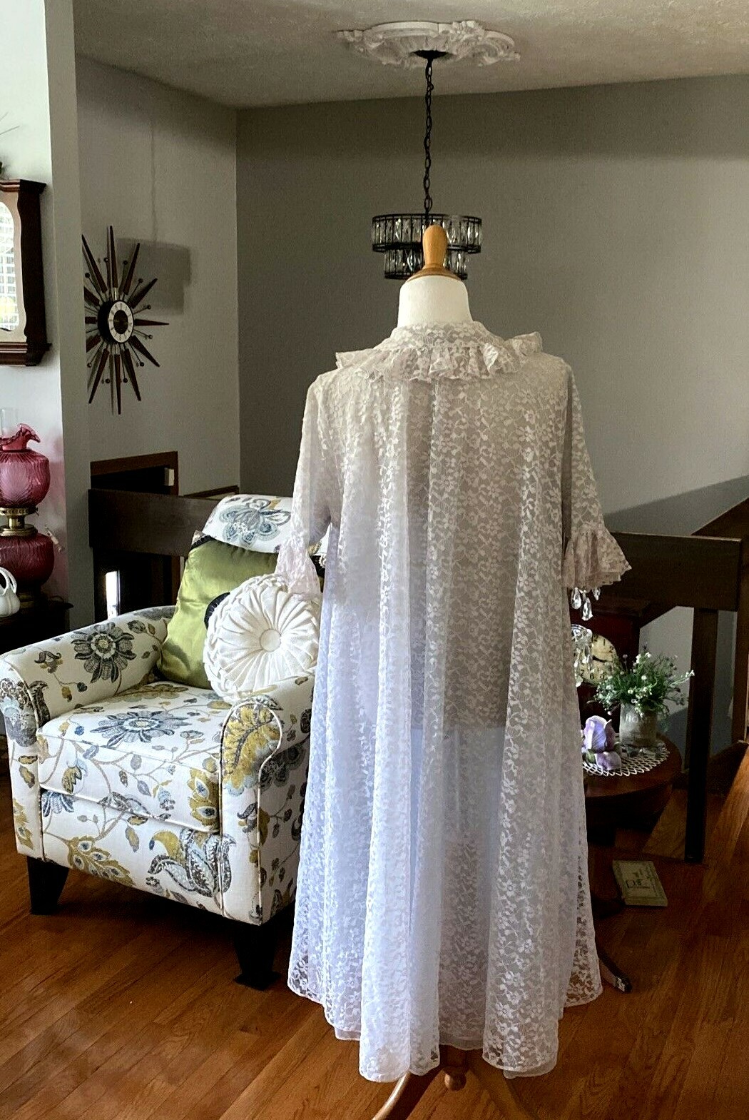 Vintage Blue Chantilly lace Nylon Duster Woman Ho… - image 9