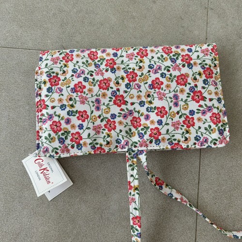 BNWT Cath Kidston Roll Out Make Up Toiletry Bag Holder Rollable Floral Travel - Picture 2 of 5