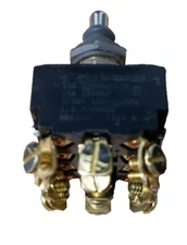 Carling IL250-73 / IL25073 Four Pole On-On Toggle Switch 4PDT Solder Terminals