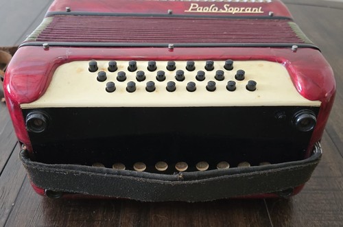 Vintage Paolo Soprani Accordion Red 25 Key 24 Bass w/ Case & Straps – Italy - Picture 14 of 16
