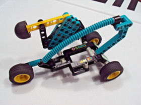 LEGO Technic (8245) Robot&rsquo;s Revenge + manual and minifig.  Free S/H