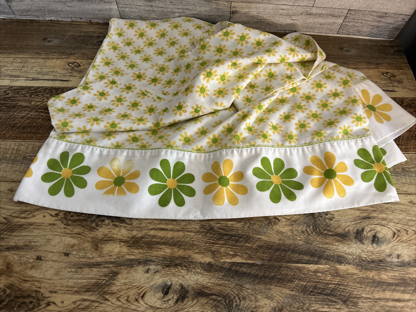 Vintage 70s Pillowcases Lady Pepperell Set 2 Yellow/Orange Green Flower Power