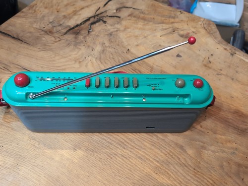 Unique! Vintage Sharp QT-F40 Green Stereo Radio Cassette - No Battery Cover - Picture 7 of 12