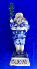 ROWE  POTTERY WORKS 1997 LARGE SANTA HOLDING CHRISTMAS TREE EXCELLENT CONDITION