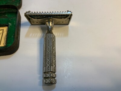 VINTAGE EVER READY SHOVEL HEAD SINGLE BLADE SAFETY RAZOR ORNATE