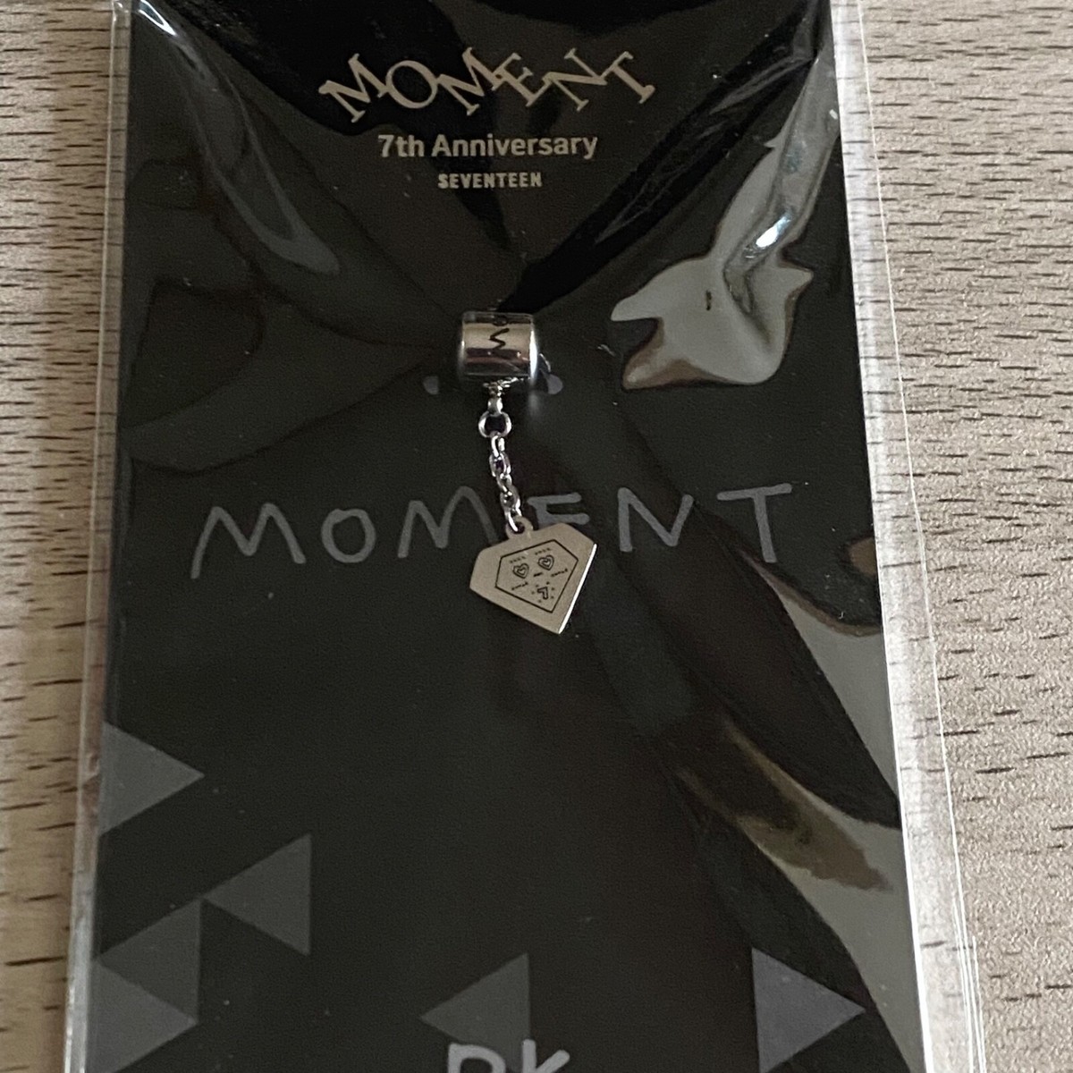 SEVENTEEN MOMENT 7th Anniversary チャーム s-l400.jpg