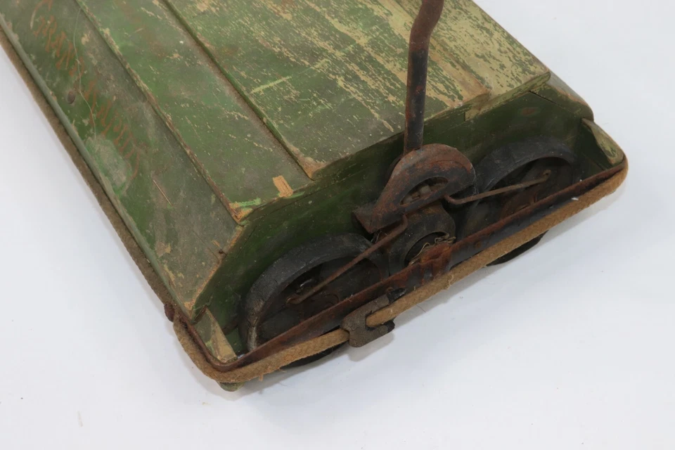 Barredora de piso manual Bissell Grand Rapids antigua de colección años 20 mango de madera verde Foto 4 de 4