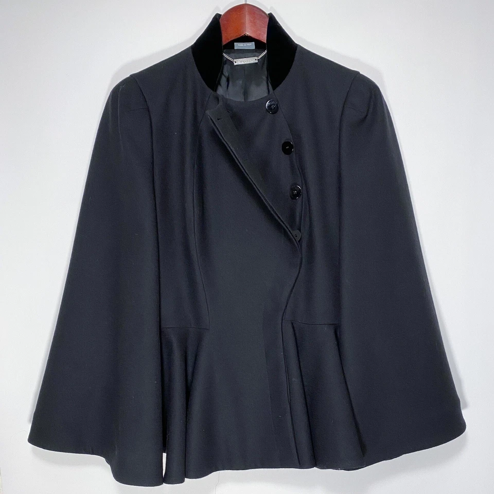 Alexander Mcqueen • $4300 Lana Negra con Cuello de Terciopelo Capa Doble Pecho WOWZA Foto 2 de 4