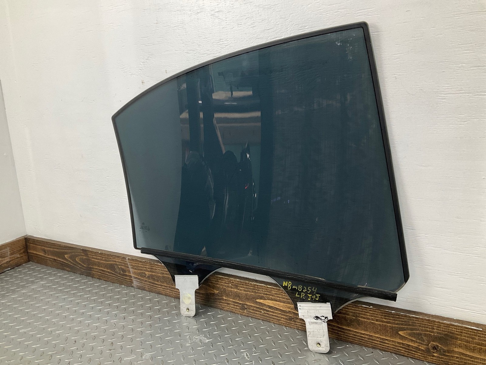 Maybach 57 2008 REAR+LEFT Door glass