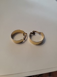Vintage Gold Tone Hoop Clip On Earrings