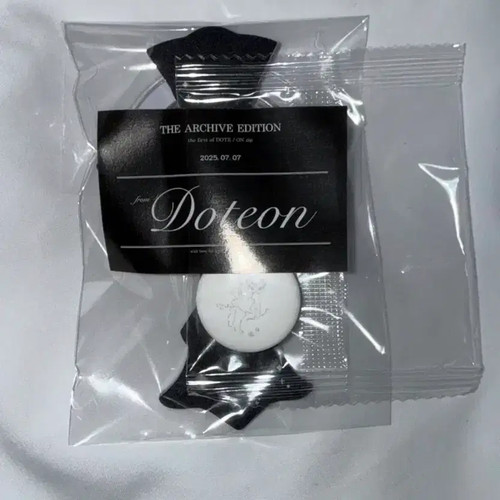 Dotone MagSafe Grip Tok Cross Pin Badge DOTE ON Official