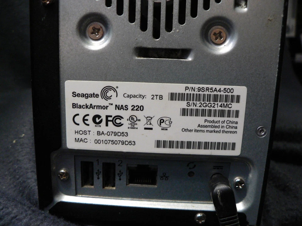 Seagate BlackArmor NAS 220 P/N:9SR5A4-500 NAS 2TB Capacity - Image 2 of 3