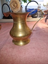 Krug aus Messing mit Patina,  13 cm lang,  7 cm breit,  12,5 cm hoch