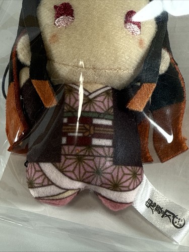 Demon Slayer Yurafuwamini mini plush toy: Nezuko Kamado - Picture 23 of 24