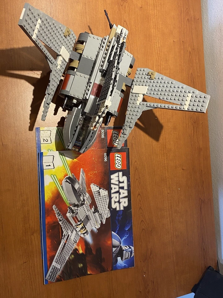 LEGO Star Wars 8096 Emperor Palpatine's Shuttle, foto 1 di 4