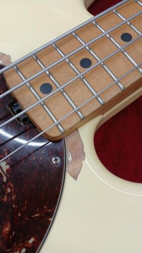 MUSIC MAN Limited Edition Stingray Buttercream USA 2005 Electric Bass Guitar - Picture 8 of 23