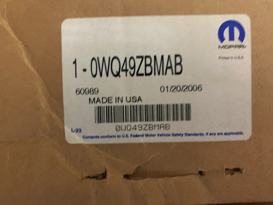Chrysler PT Cruiser 2002-04 capó llama calcomanía lado izquierdo del conductor WQ49ZBMAB Foto 3 de 3