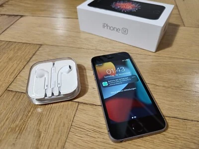 Apple iPhone SE, Space Gray, 64GB (MLM62FD/A) inkl. OVP - Bild 1 von 3
