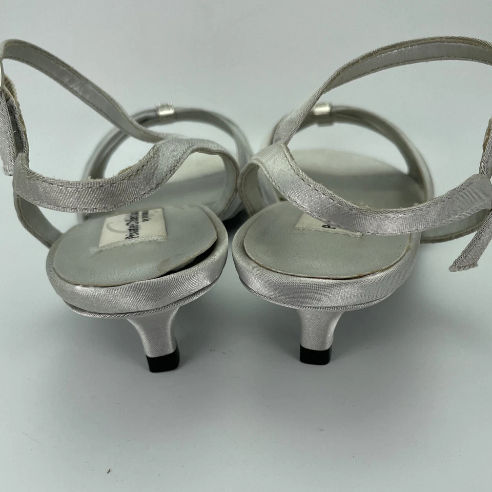 Dyeables Womens Shoes Fiesta Silver Satin 9.5EE Kitten Heel 1 1/4" Rhinestone - Image 4 of 4