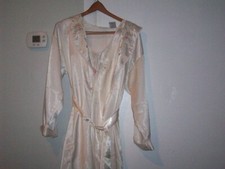 Vintage Val Mode Lingerie Floral Ivory Satin 2pc Nightgown Robe Set. Size S  M